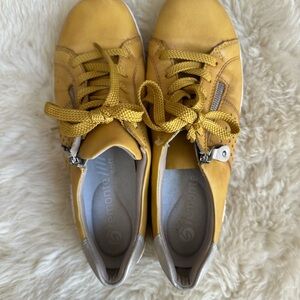 Remonte Mustard Yellow Leather Lace-Up Sneakers with Side Zipper